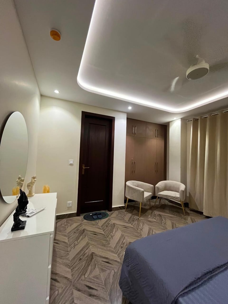 Opulent Oasis Premium 2BR Living in Bahria Town phase 7 Apartment hotel in Islamabad Capital Territory