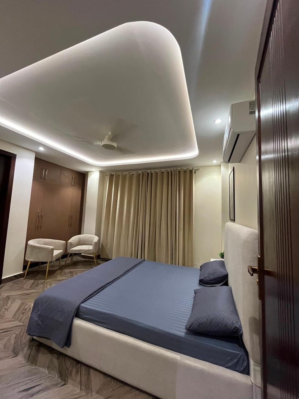 Opulent Oasis Premium 2BR Living in Bahria Town phase 7 Apartment hotel in Islamabad Capital Territory