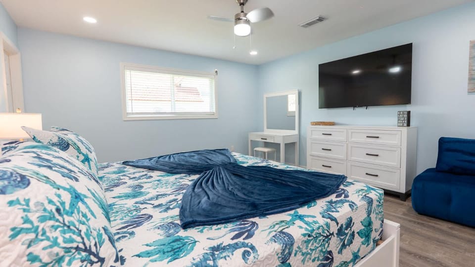 Bed, Bedroom