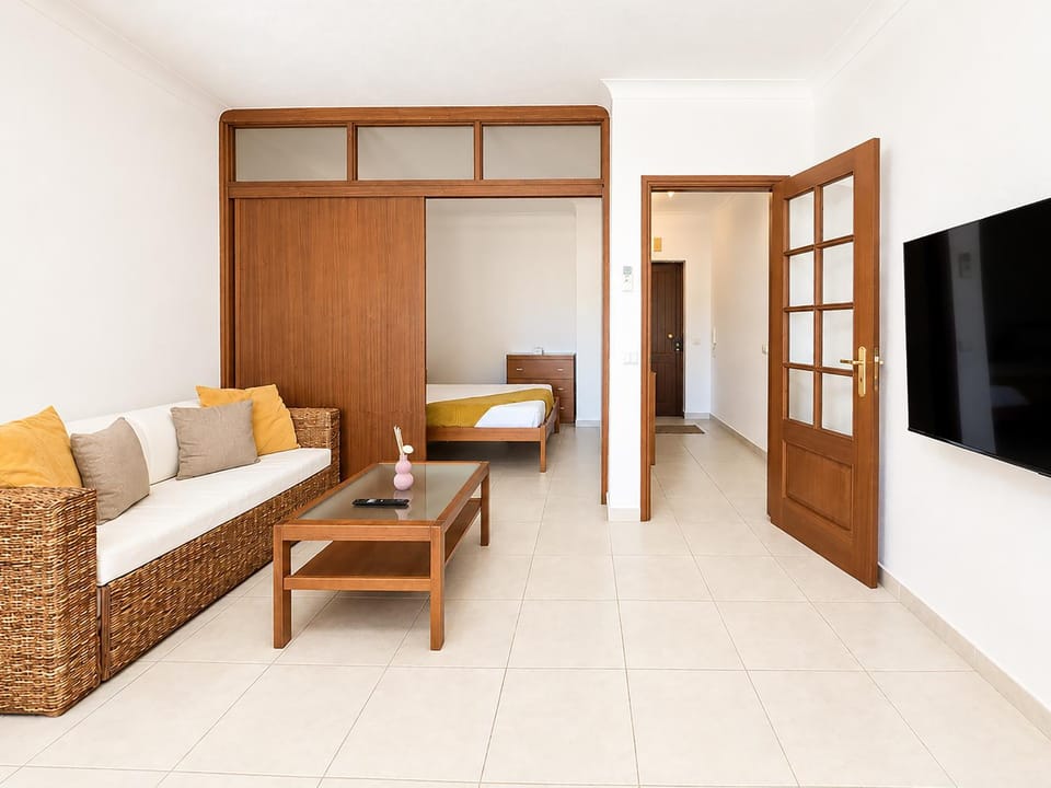Communal lounge/ TV room, Living room
