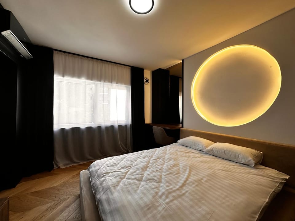 Bed, Photo of the whole room, Bedroom