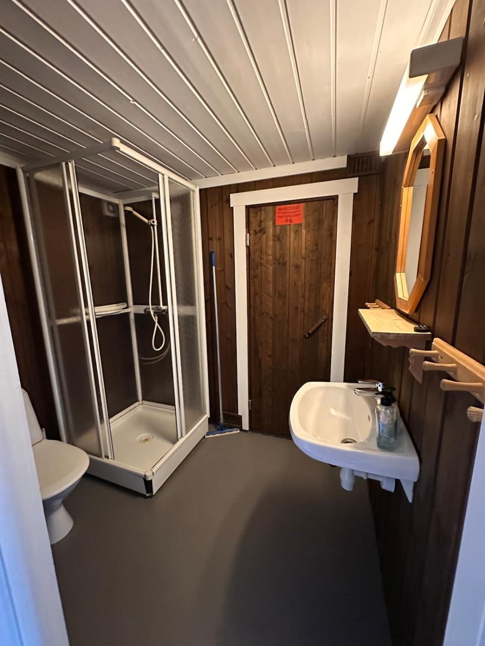 Vikinggrenda 13C walking distance to everything Ski in and out House in Innlandet