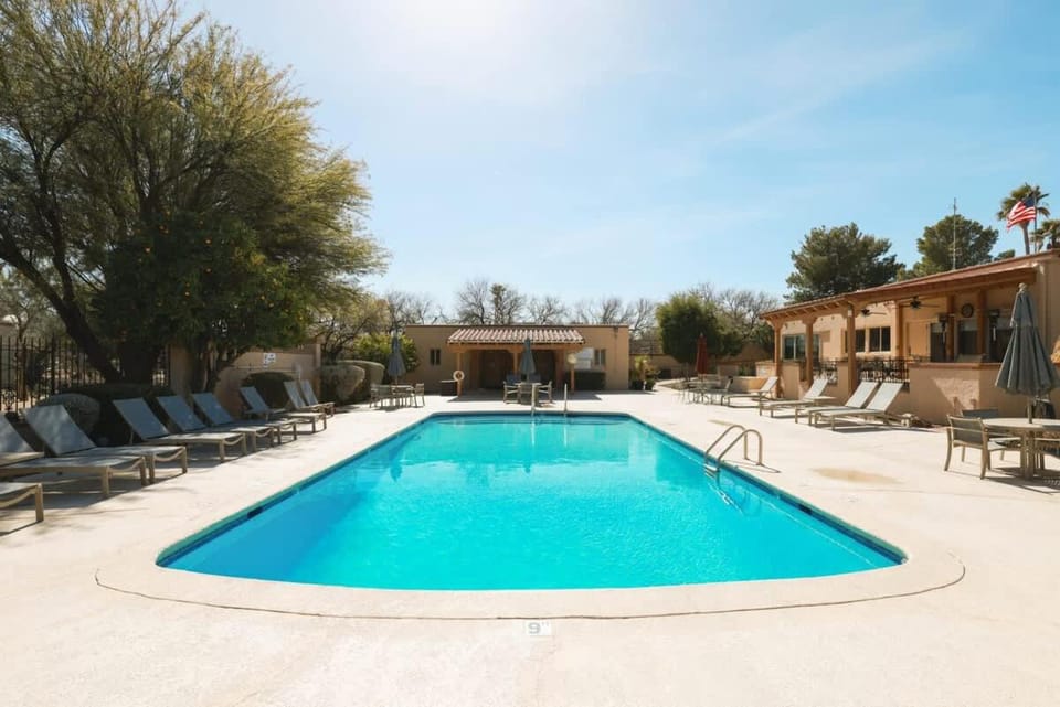 Sonoran Paradise with Pool House in Catalina Foothills