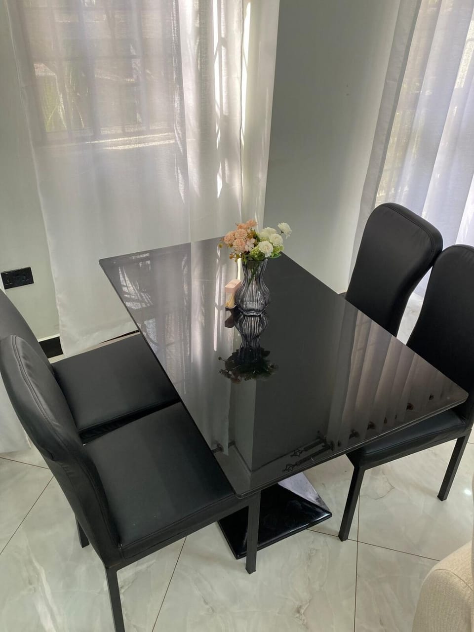 Modern and Cozy 1BR Kampala, Fast Wi-Fi and Secure Apartment in Kampala