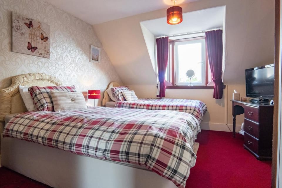 Charden Villa Bed & Breakfast Bed and Breakfast in Inverness