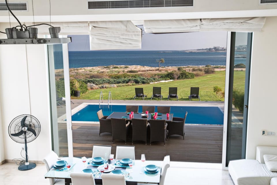 Dining area, Sea view, Swimming pool, Swimming pool