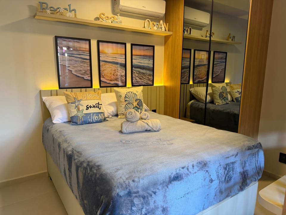 Bed, Bedroom, air conditioner