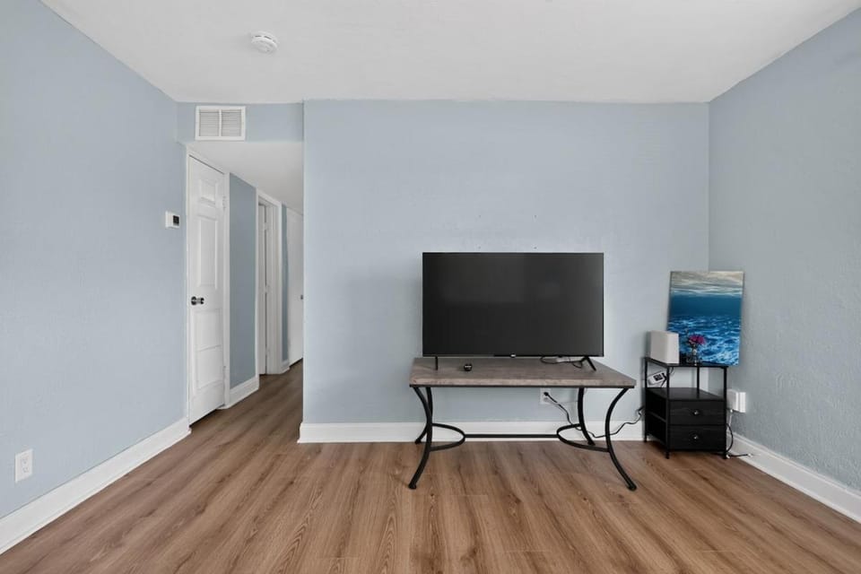 Lux Mins to Daytona Beach Shores,Halifax, Advent House in Florida