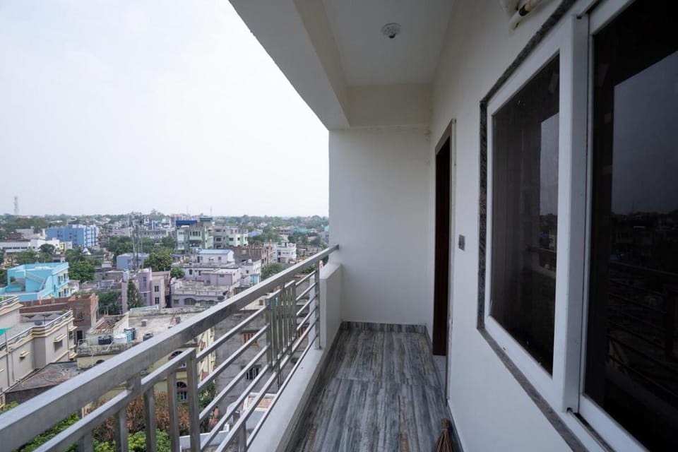 View (from property/room), Balcony/Terrace, City view