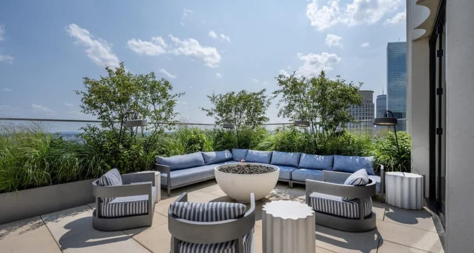 Back-Bay Central Condo w Roof top Gym & Parking Apartment in Cambridge