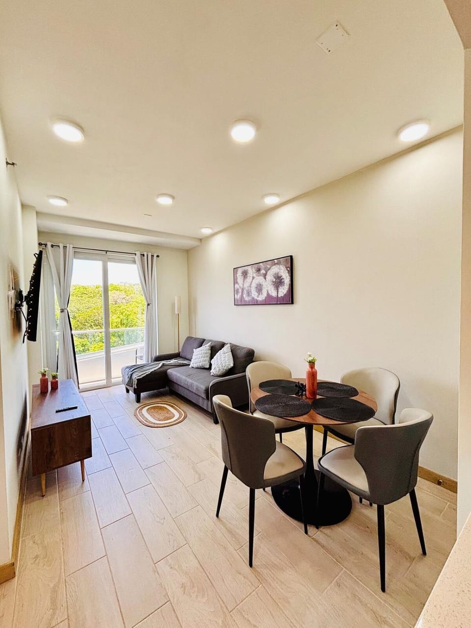Sea View Retreat Duna Tower Apartment in Bay Islands Department