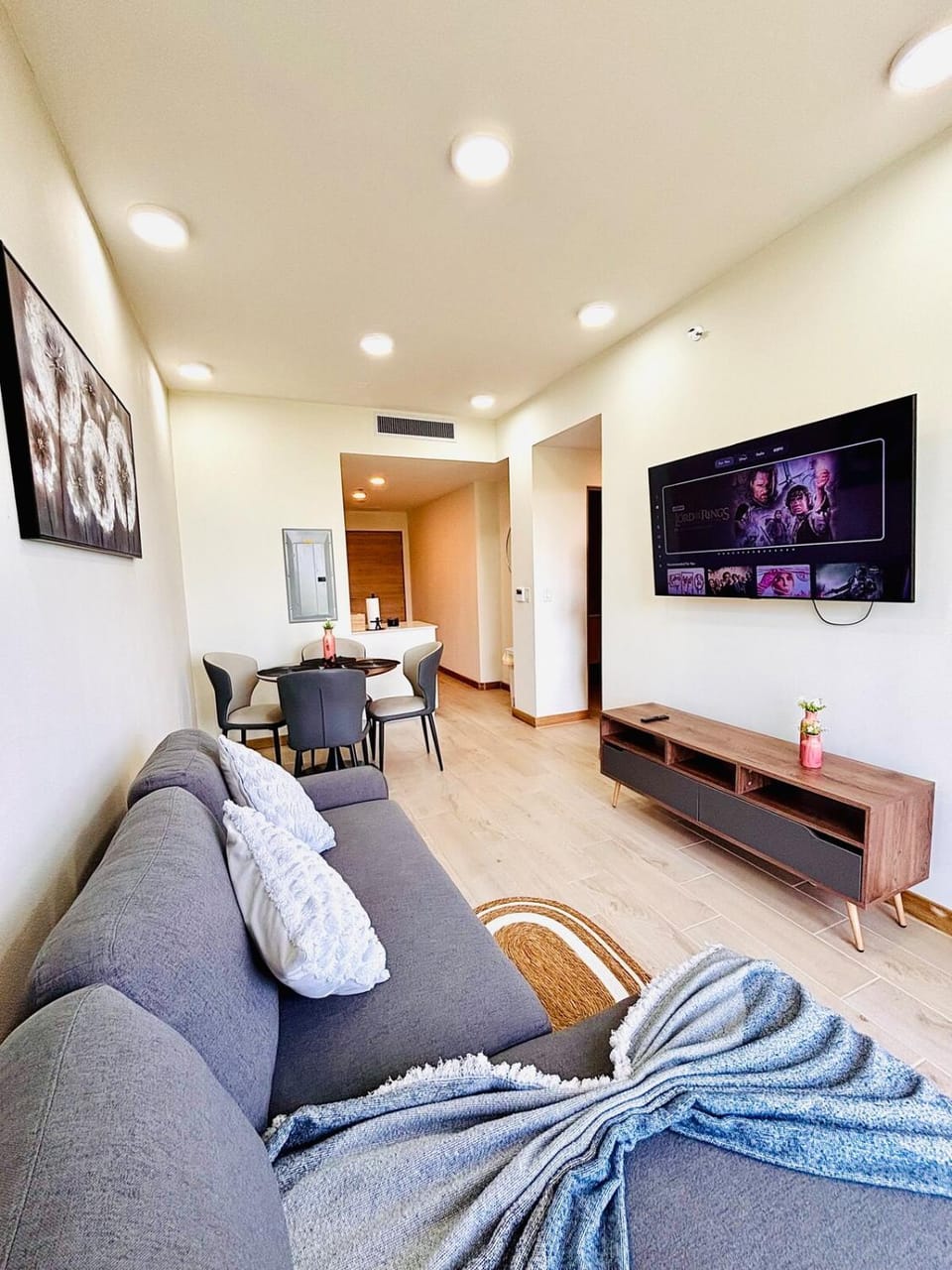 Sea View Retreat Duna Tower Apartment in Bay Islands Department