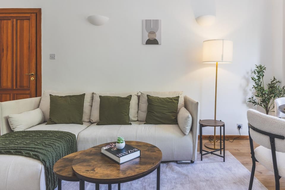 Luxury Maida Vale 3BR Flat Near Tube Hosts 8 Apartment in City of Westminster