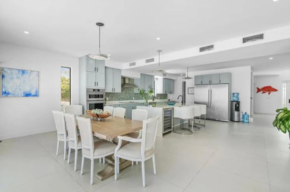 Bespoke Serviced Villa Housekeeping & Cooking Included Villa in Long Bay Hills
