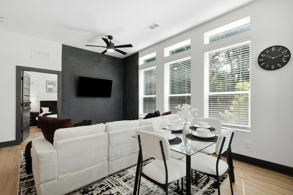 Living room, Dining area