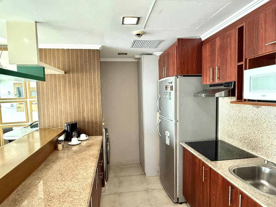 Hermosa suite vista al río con piscina y jacuzzi RF2-504 Apartment in Guayaquil