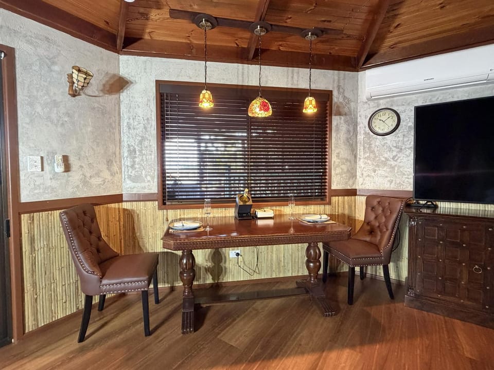 Romantic Spa Retreat Private Sauna & Hot Tub Villa in Mudgeeraba