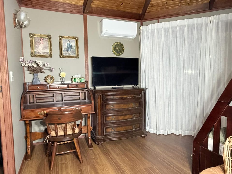 Romantic Spa Retreat Private Sauna & Hot Tub Villa in Mudgeeraba
