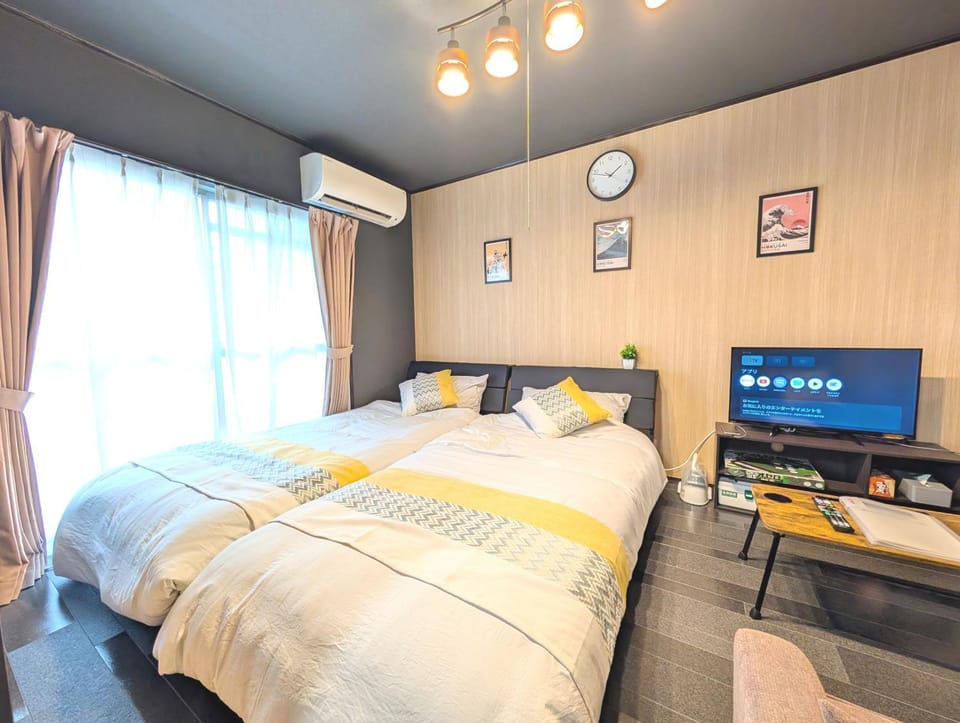 Bed, TV and multimedia, Photo of the whole room, Bedroom, air conditioner