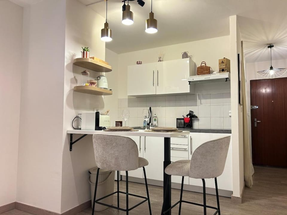 Le Cocon du Cap Brun Jardin privatif plages à pieds parking gratuit Apartment in Toulon