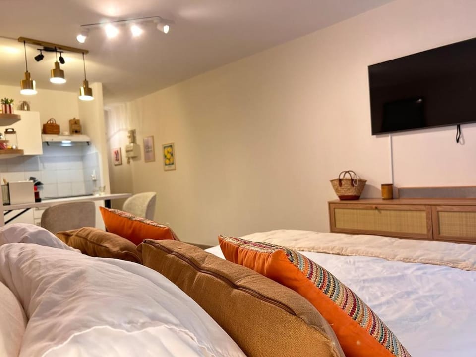 Le Cocon du Cap Brun Jardin privatif plages à pieds parking gratuit Apartment in Toulon