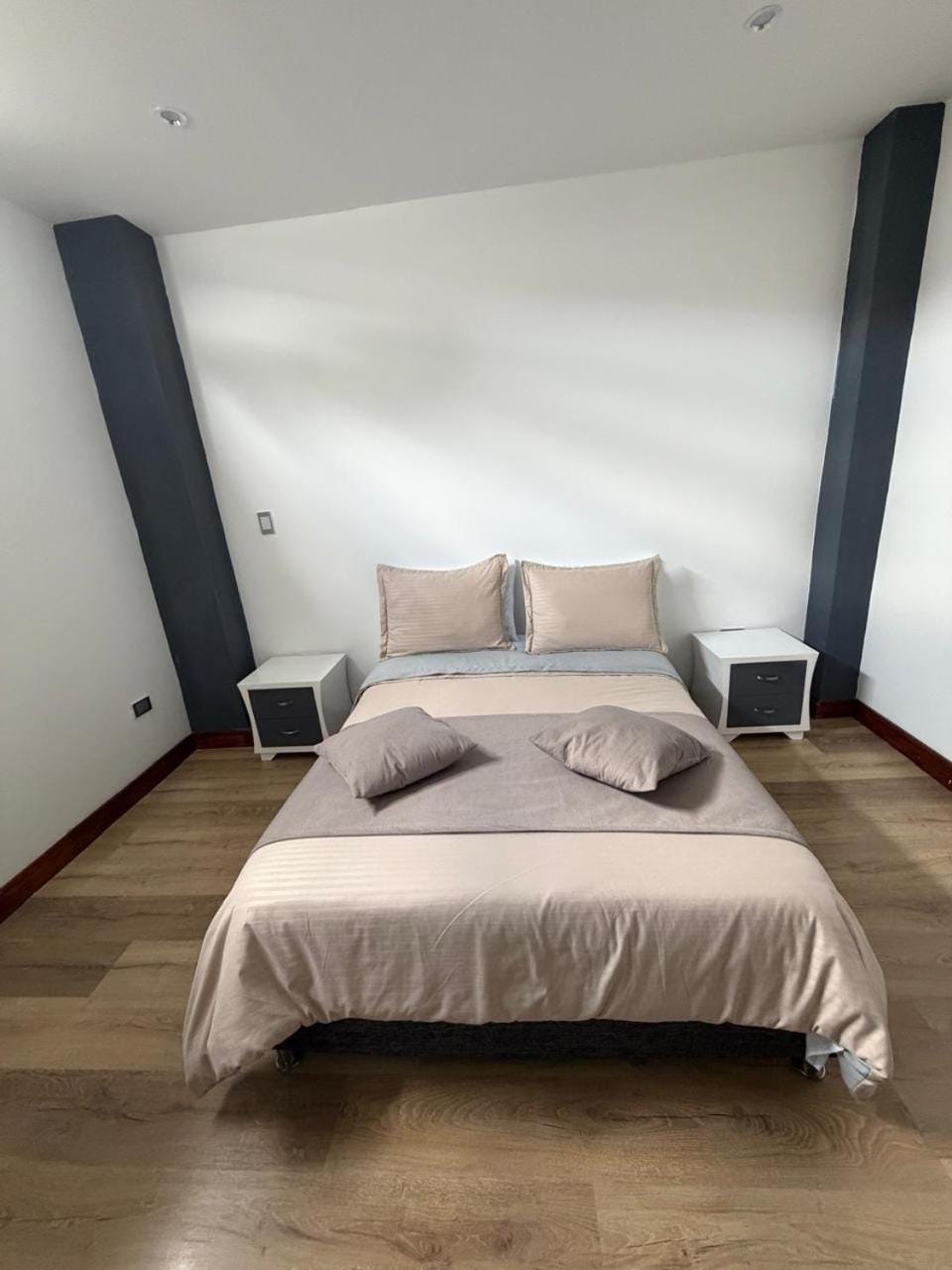 Photo of the whole room, Bedroom
