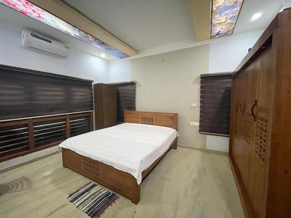 Luxury 5BR Hill View Villa Peaceful Nature Ever House in Kerala