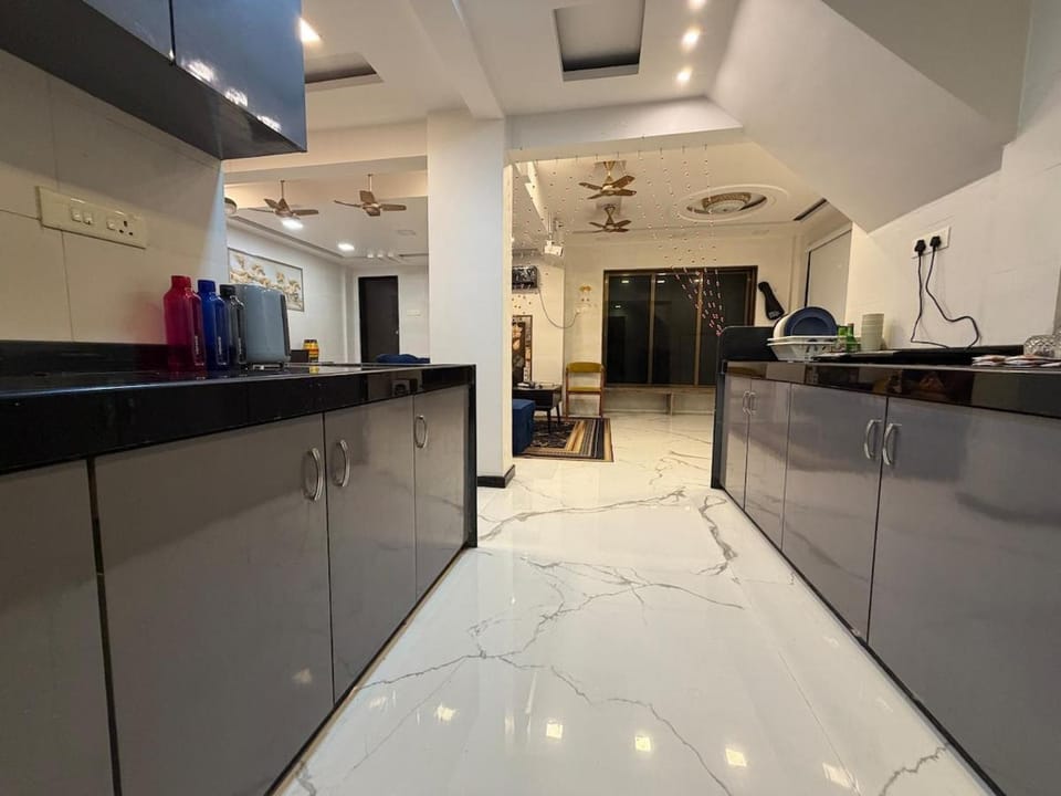 Comfort Cartel - Bollywood Royale Villa in Thane
