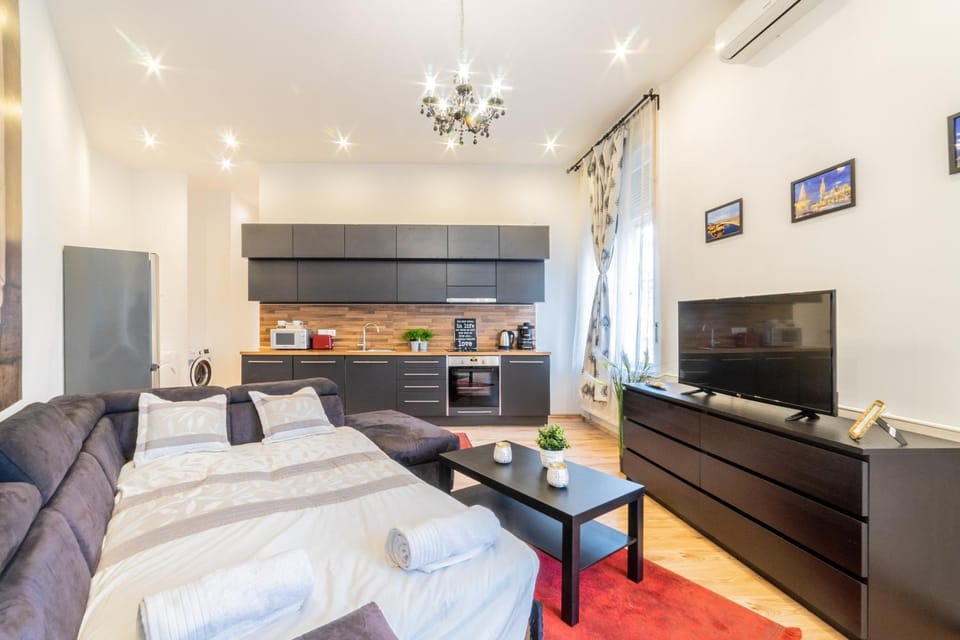 Living room, Photo of the whole room