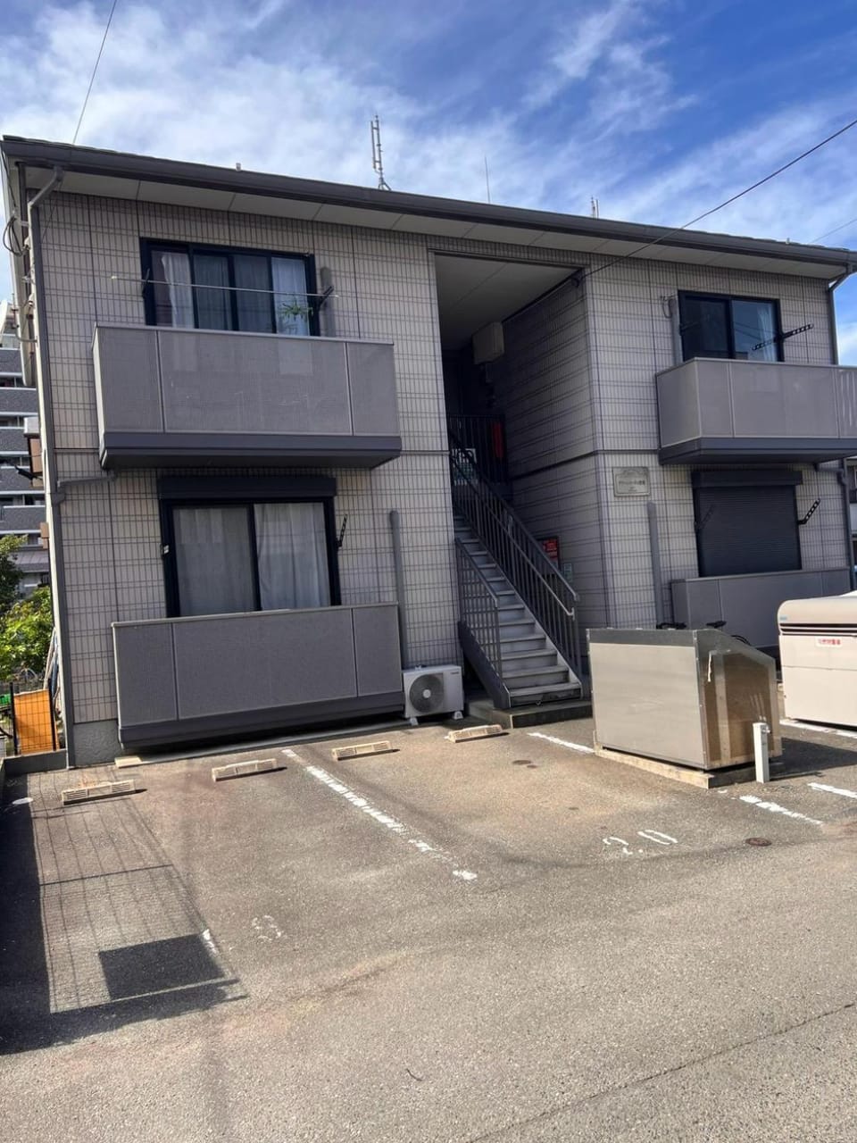Property building, Day