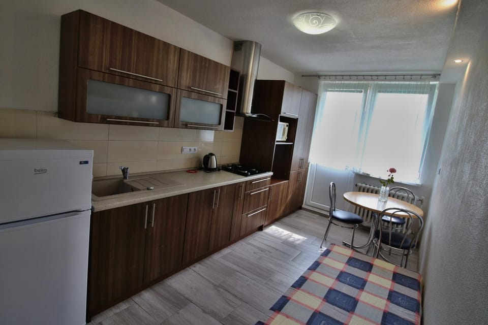 Bed, Kitchen or kitchenette