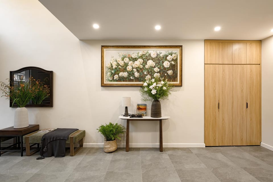 Communal lounge/ TV room, wardrobe