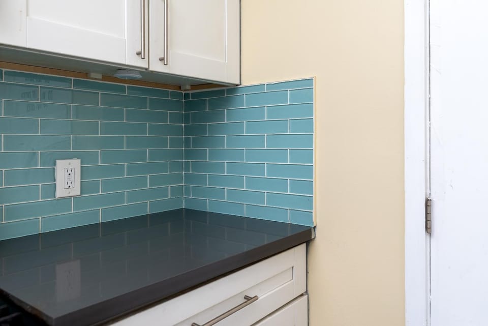 Comfort and Cozy stay Free parking on site Apartment in Oakland