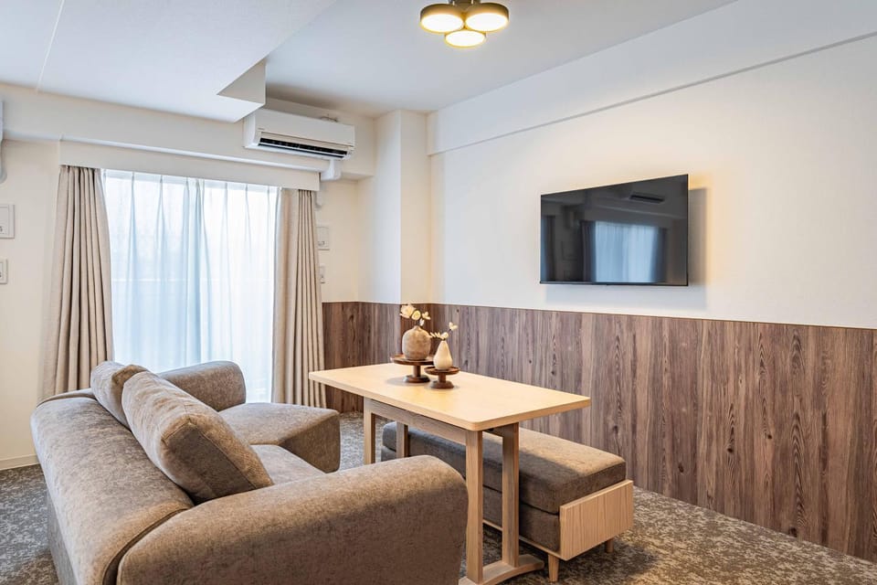 TV and multimedia, Living room, Seating area, air conditioner