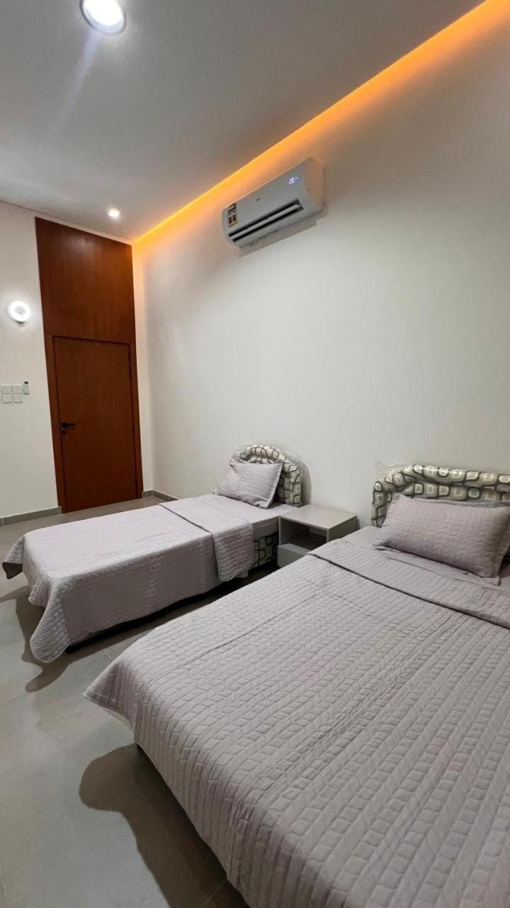 شقق عصرية مفروشة ومجهزة بالكامل في صلالة صحنوت قريبه من دوار المعمورة اول ساكن Apartment in Oman