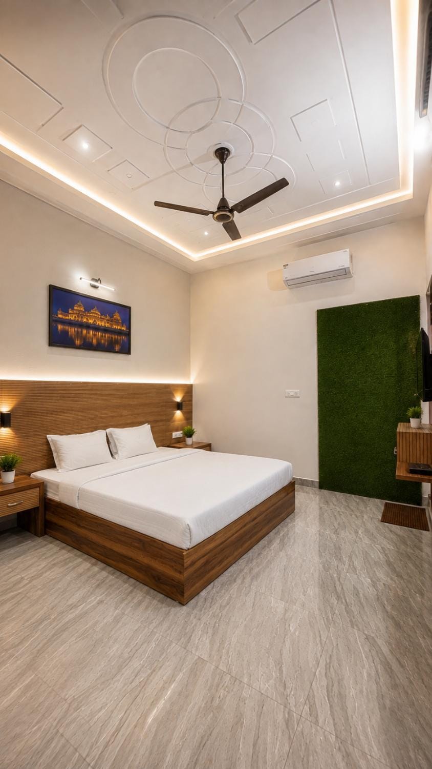 Bed, Photo of the whole room, Bedroom, fireplace, air conditioner