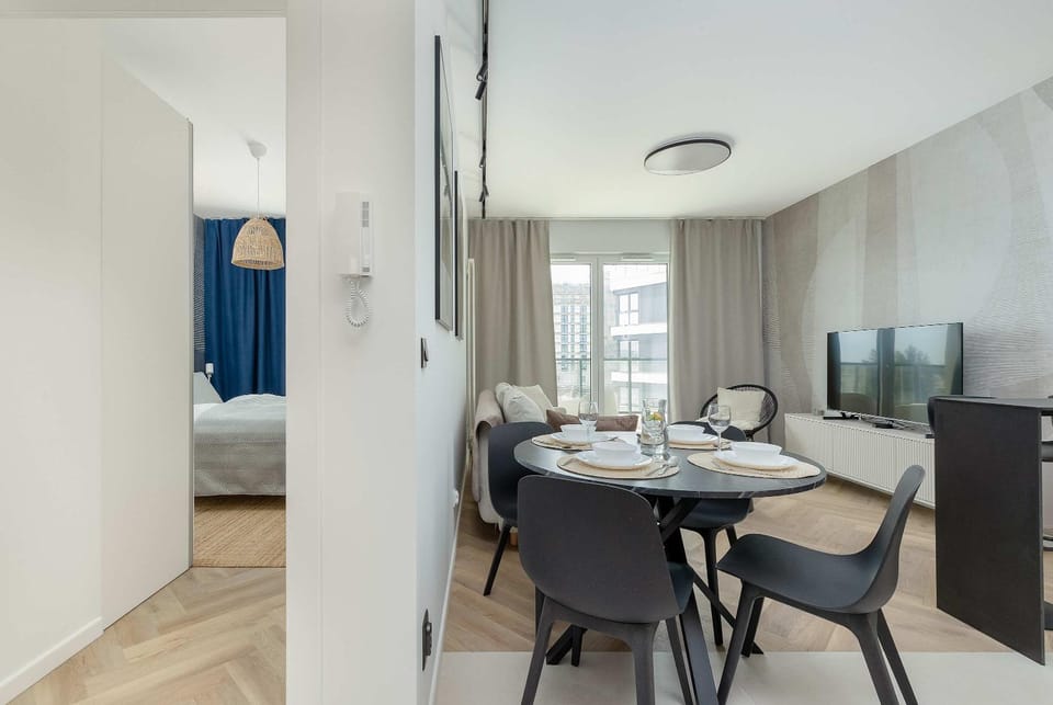 Bed, TV and multimedia, Kitchen or kitchenette, Living room, Photo of the whole room, Seating area, Dining area, Bedroom