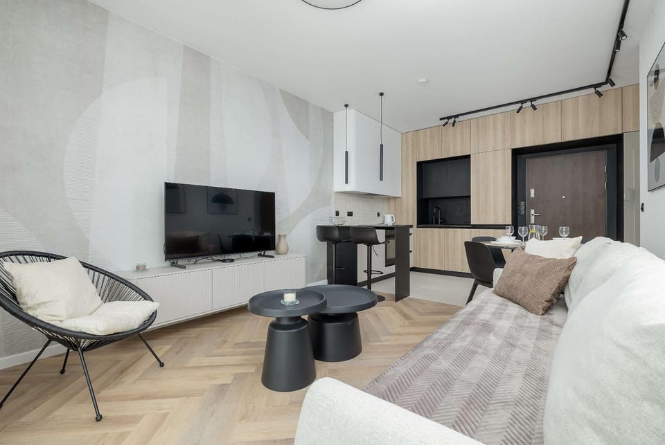 Bed, TV and multimedia, Kitchen or kitchenette, Living room, Photo of the whole room, Seating area, Evening entertainment, Bedroom