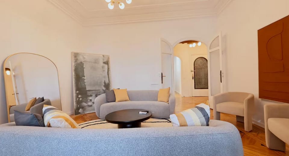 Living room, Seating area