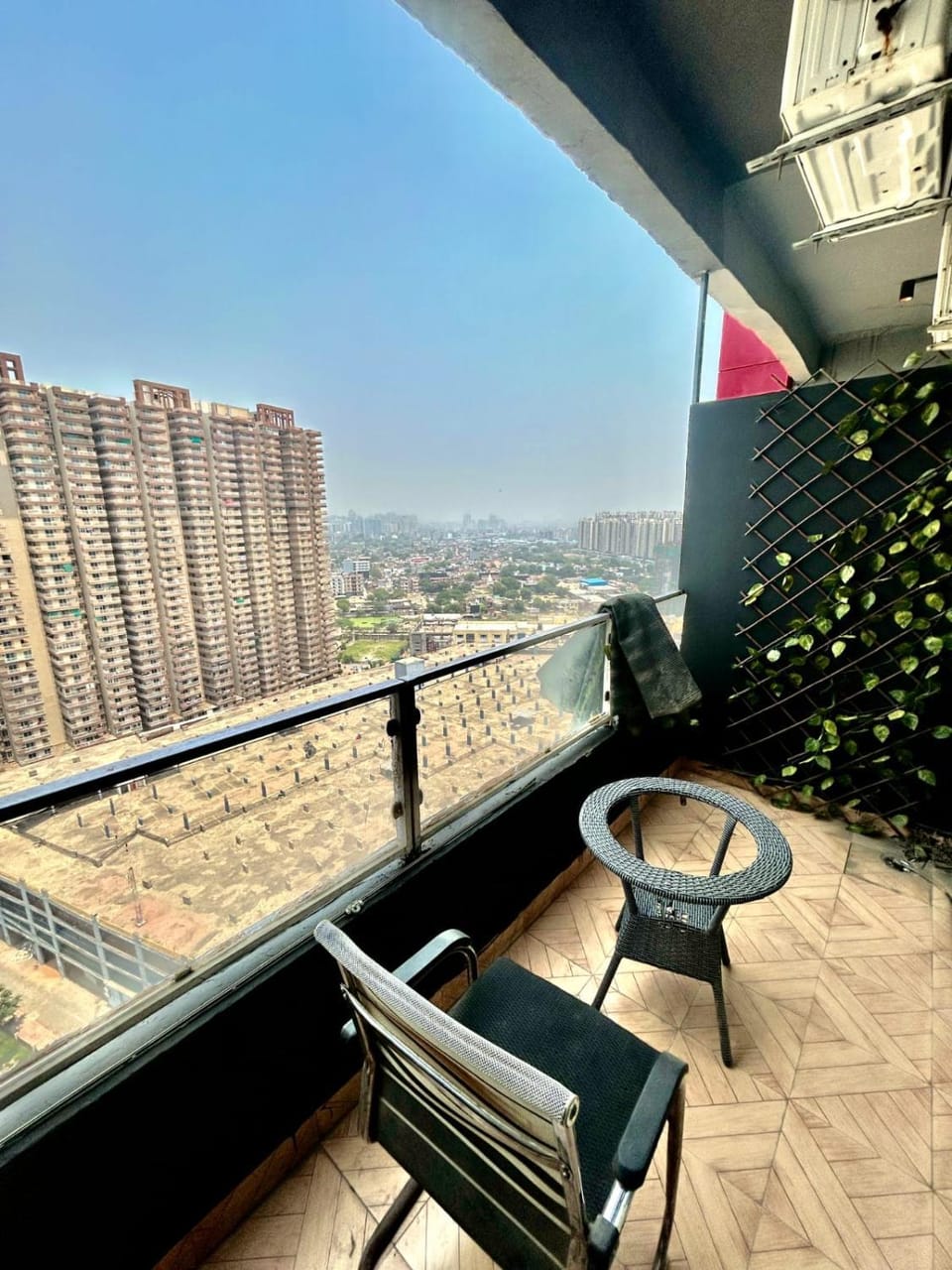 View (from property/room), Balcony/Terrace, City view
