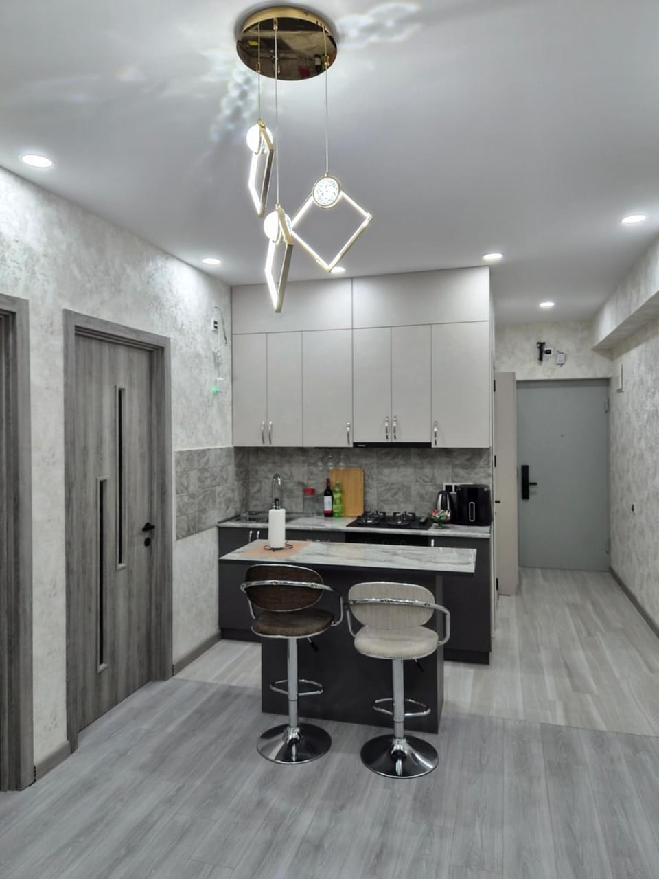 Kitchen or kitchenette, Dining area, minibar, stove