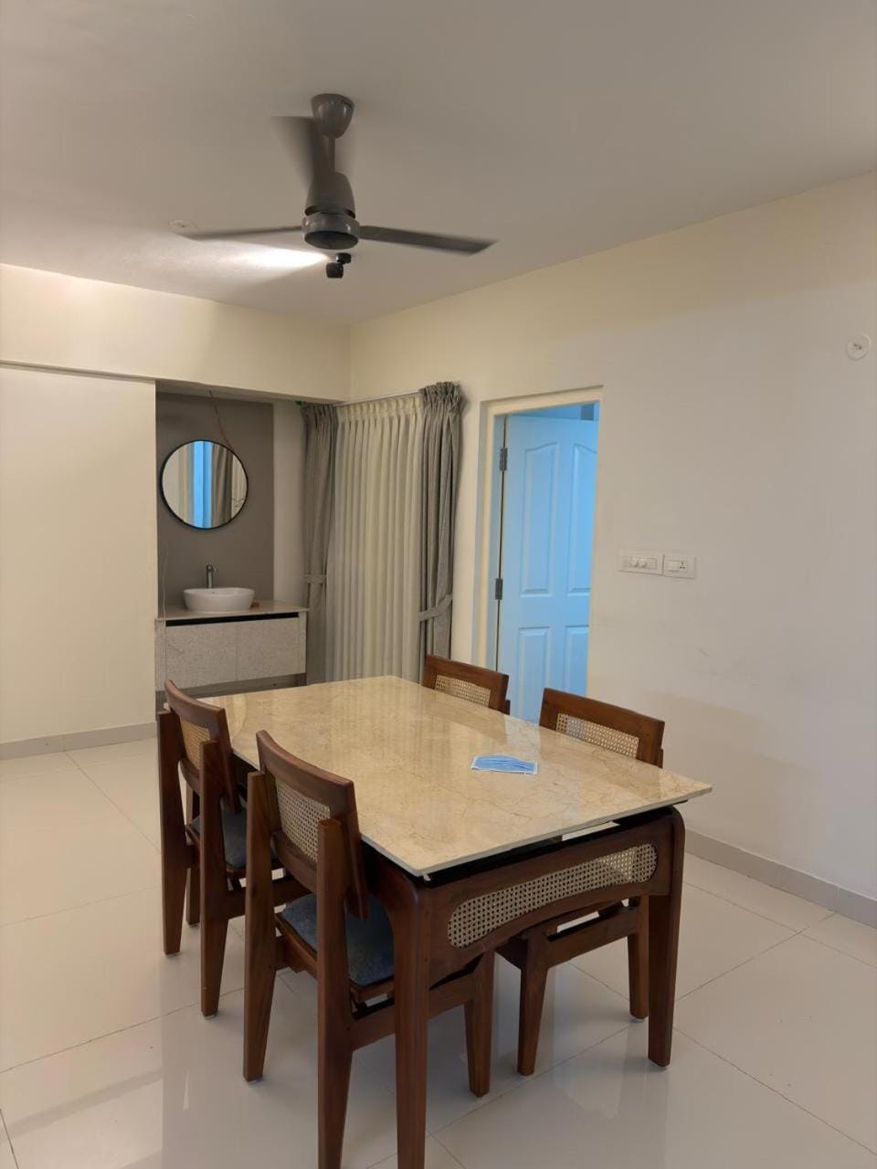 Vantara Stays at Silver Springs - 3BHK near Airport and Metro Apartment in Kochi