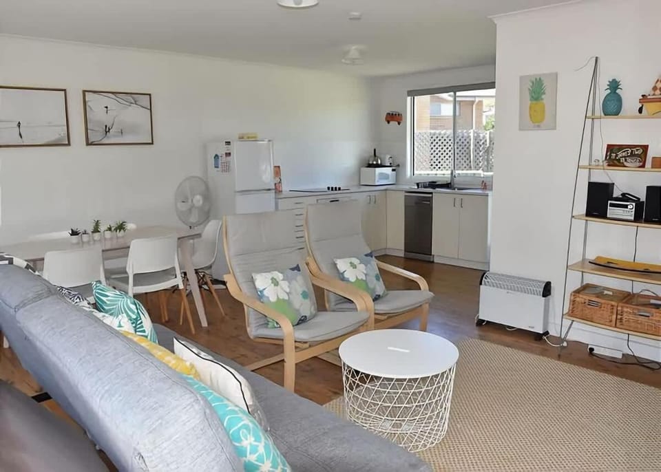 Barefoot Bungalow House in Tomakin