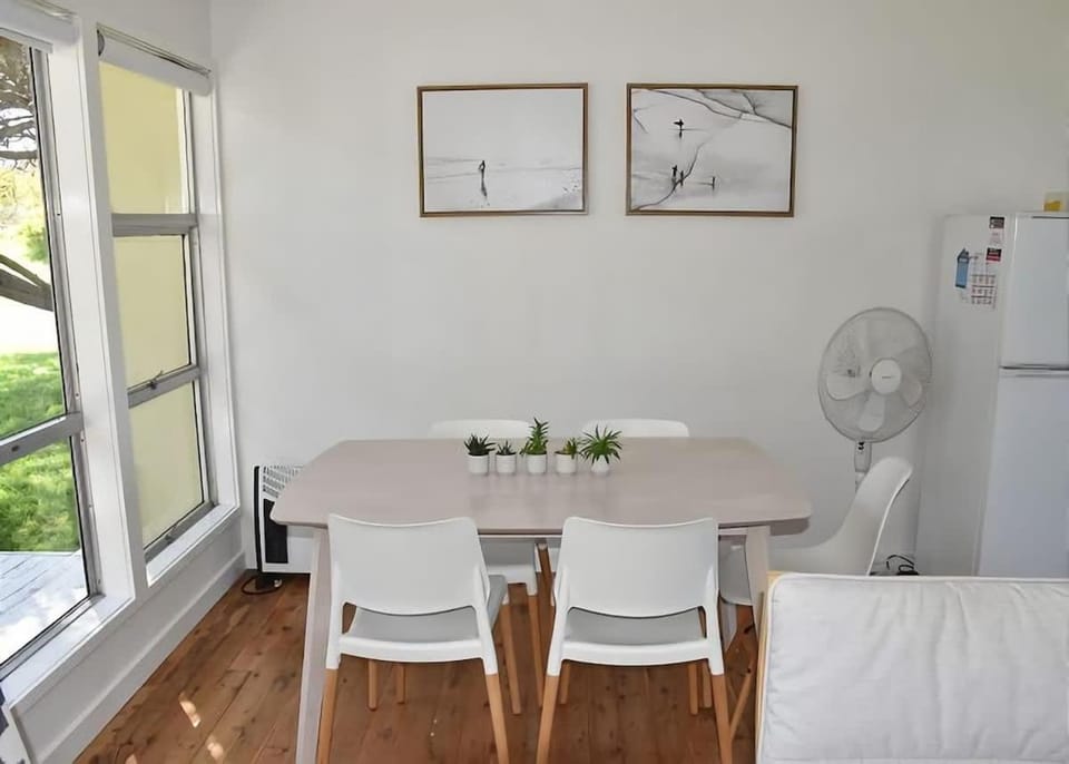 Barefoot Bungalow House in Tomakin