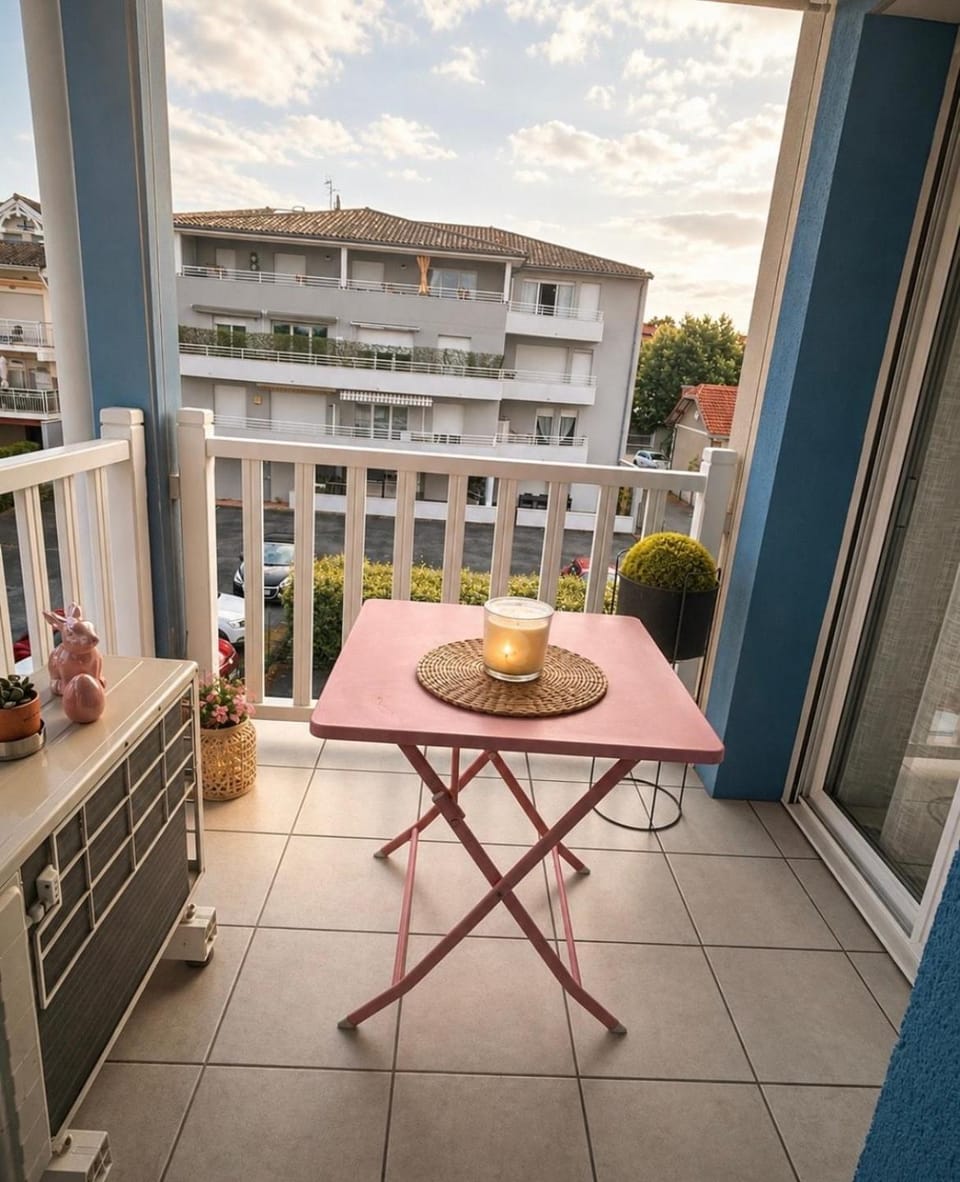 Charming comfortable 1-bedroom apartment with balcony & Wi-Fi Apartment in Gujan-Mestras