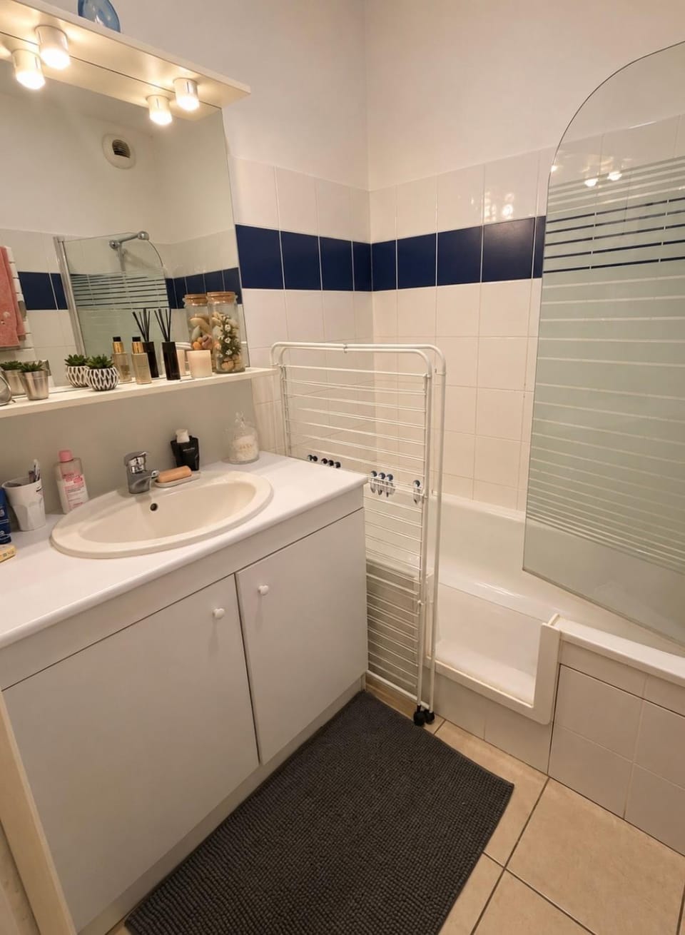 Charming comfortable 1-bedroom apartment with balcony & Wi-Fi Apartment in Gujan-Mestras