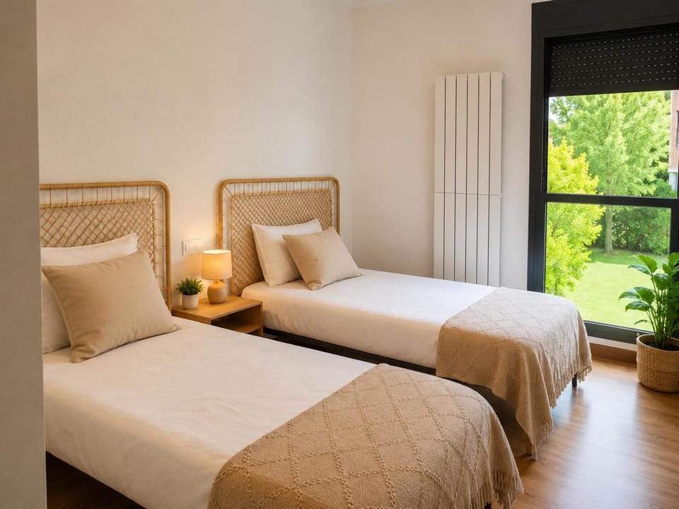 Bed, Photo of the whole room, Bedroom
