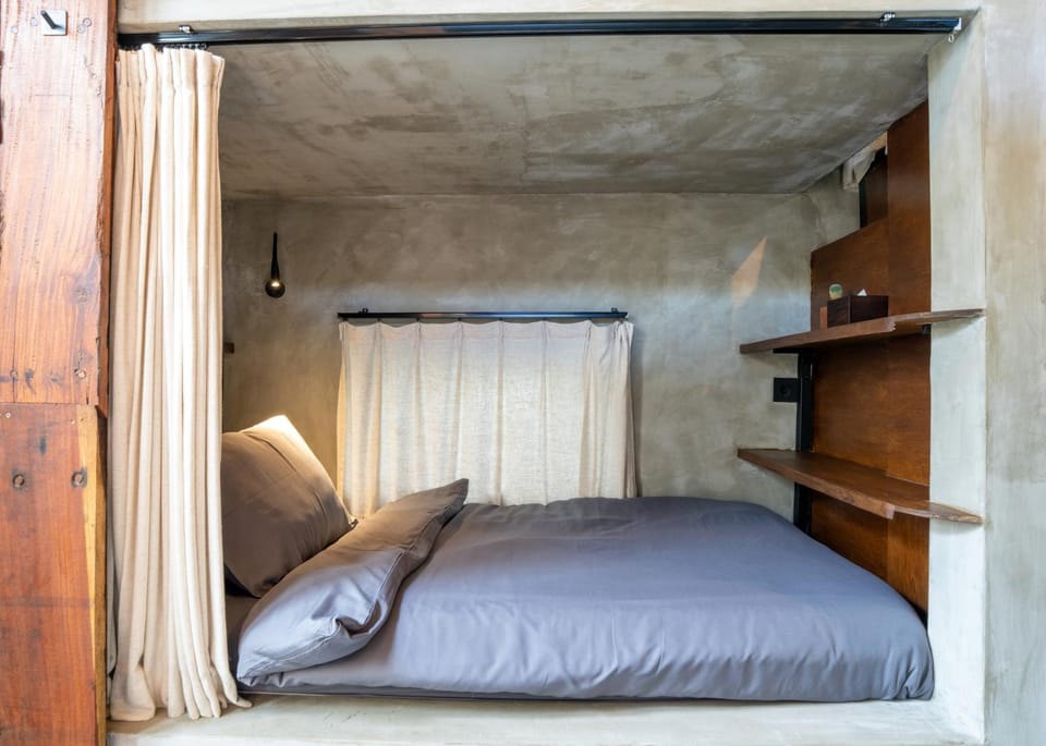 Bed, Photo of the whole room, bunk bed