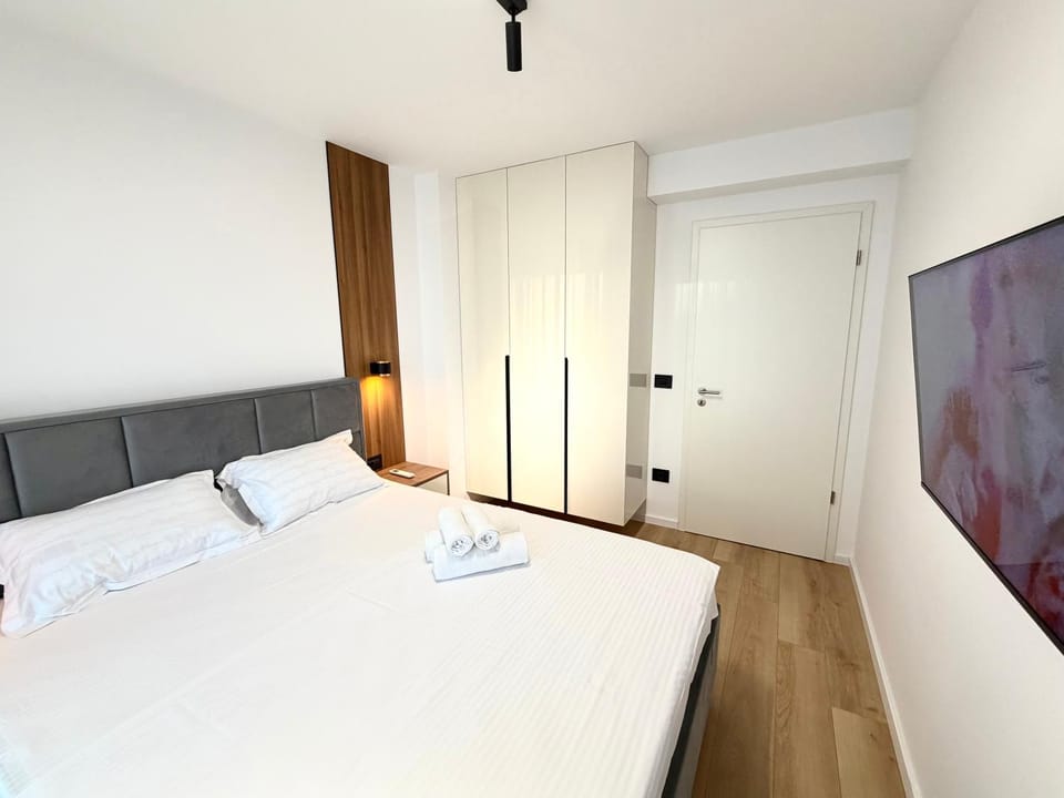 TV and multimedia, Photo of the whole room, wardrobe
