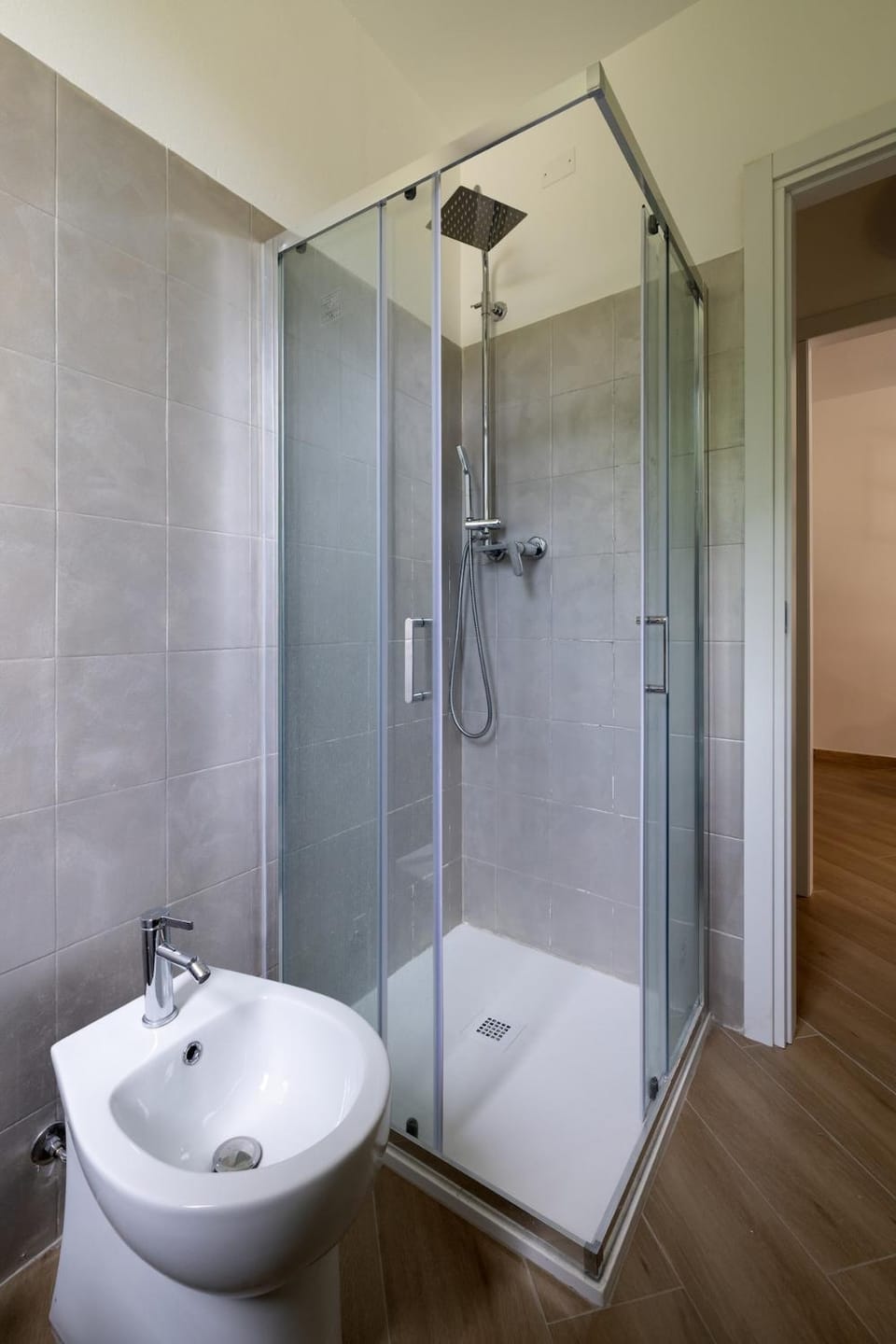 Comfortable Apartment 5 Minutes from Rho Fiera Apartment in Rho